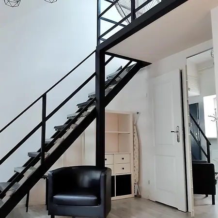 Loftowe Studio Pod Muralem Lodz